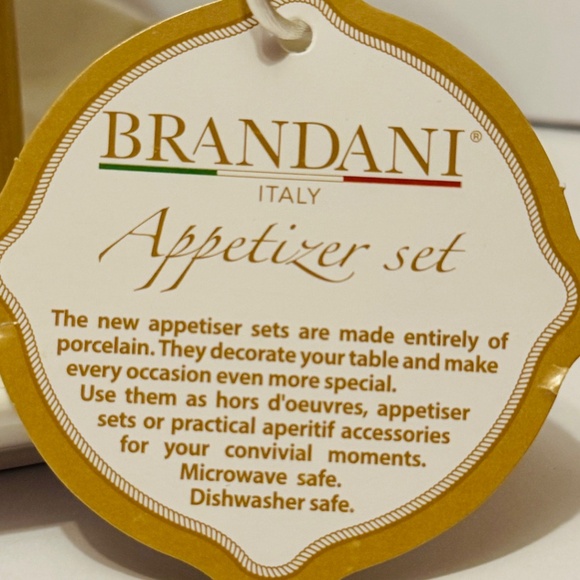 Cute Heart tiered tray and 2 pack Candy Hearts Towel Set - Picture 3 of 4